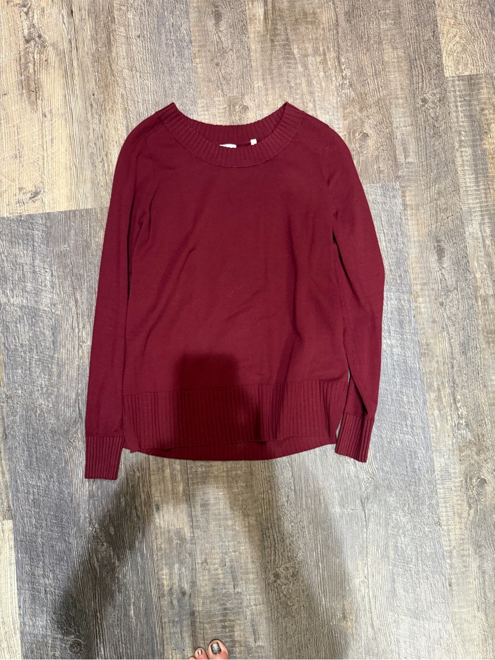 Lark & Ro Deep Wine Crewneck Sweater
